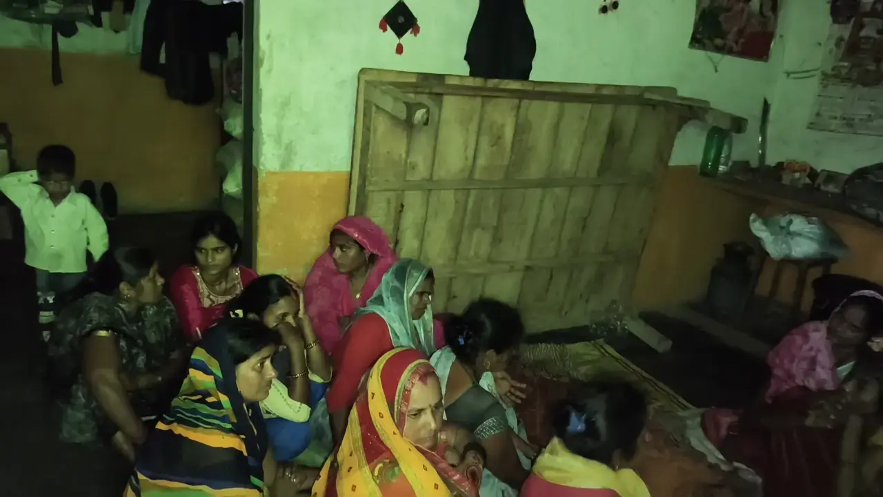 कोठरी गिरने से बुजुर्ग किसान की मौत फोटो सौ0 RExpress भारत
